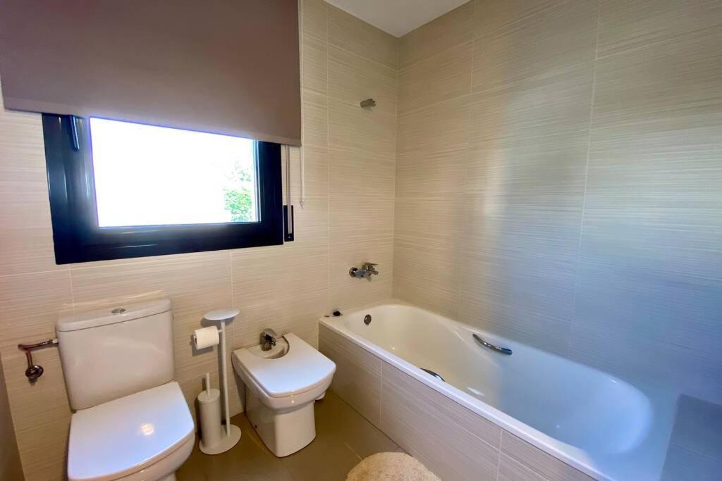 Chalet moderno con piscina en Mont - roige Bahia Esterno foto